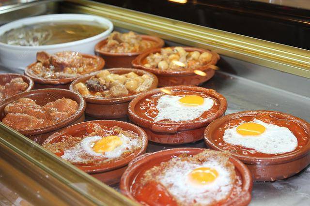 Where to eat the best tapas Barcelona old town?